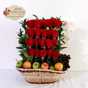 Arreglo Floral Rosas y Frutas